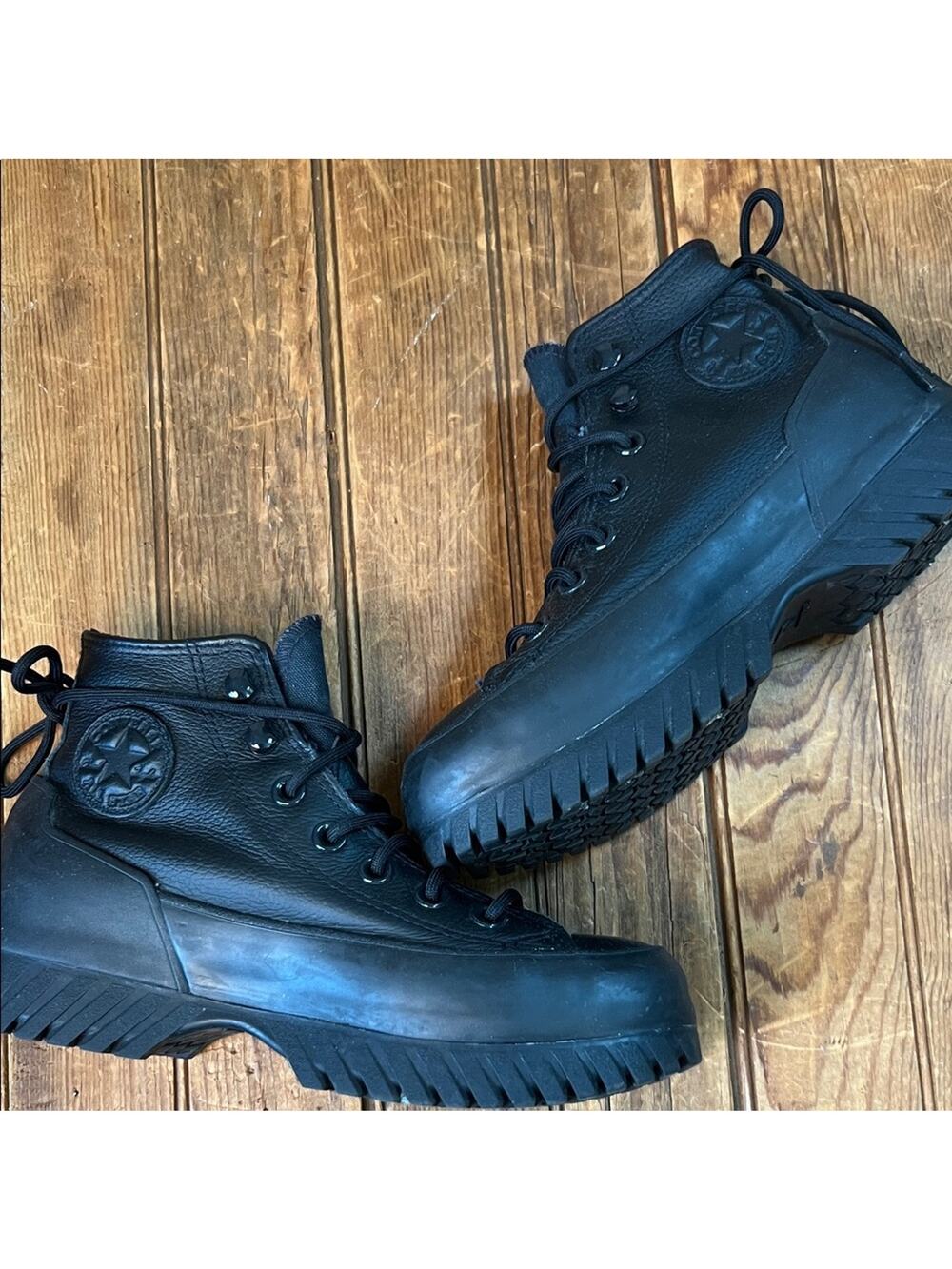 Women’s Converse leather shoe winter climate Black Chuck Taylor High-Top shoe